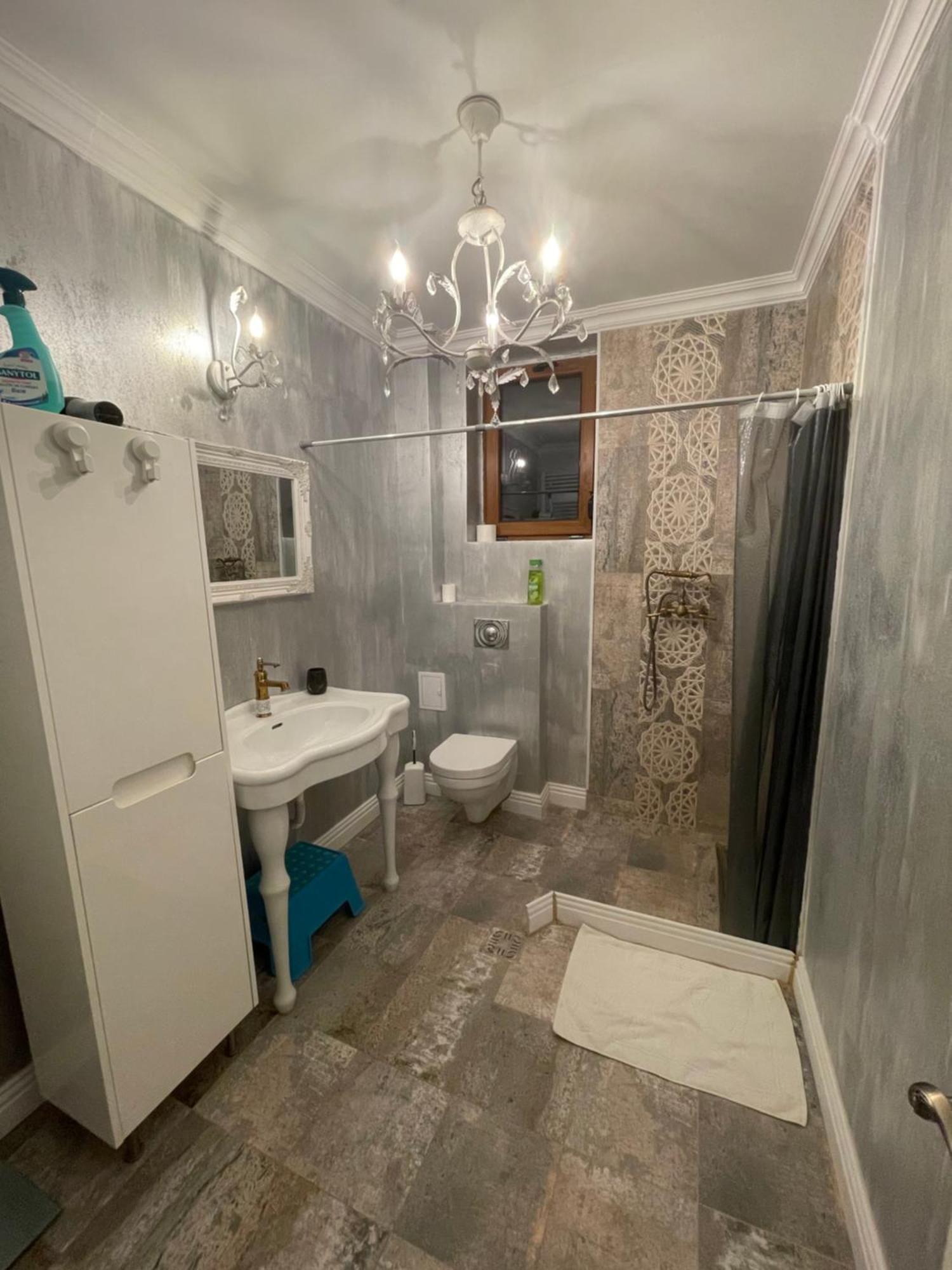 Room In A Private House - 5 Min From Therme And Airport Corbeanca Dış mekan fotoğraf